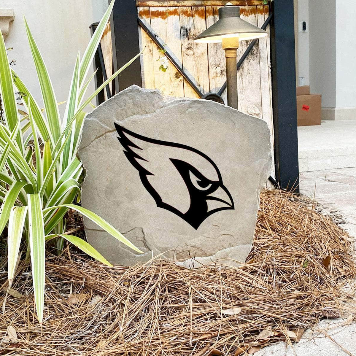 Made in the USA, this Arizona Cardinals Logo Stone is precision engraved for exceptional detail and built to withstand the elements. Available in Sandstone and Greystone finishes to complement any landscape.