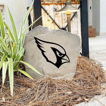 Made in the USA, this Arizona Cardinals Logo Stone is precision engraved for exceptional detail and built to withstand the elements. Available in Sandstone and Greystone finishes to complement any landscape.