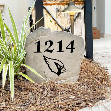 Handcrafted Arizona Cardinals Address Stone proudly made in the USA with deeply engraved house numbers and officially licensed NFL artwork. Available in Sandstone and Greystone finishes for long-lasting outdoor beauty.