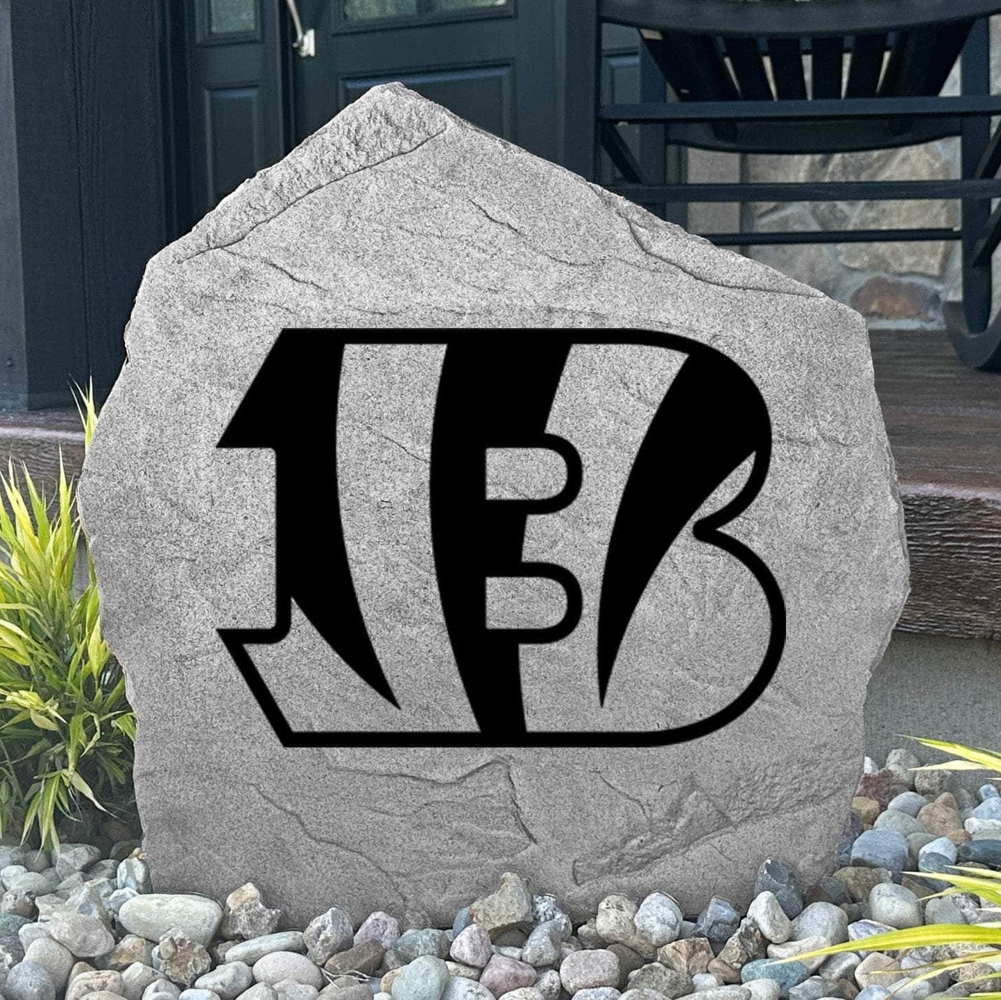 Show your team pride with a handcrafted Cincinnati Bengals Logo Stone featuring officially licensed NFL artwork. Designed to complement flower beds, entryways, and backyard entertaining spaces.