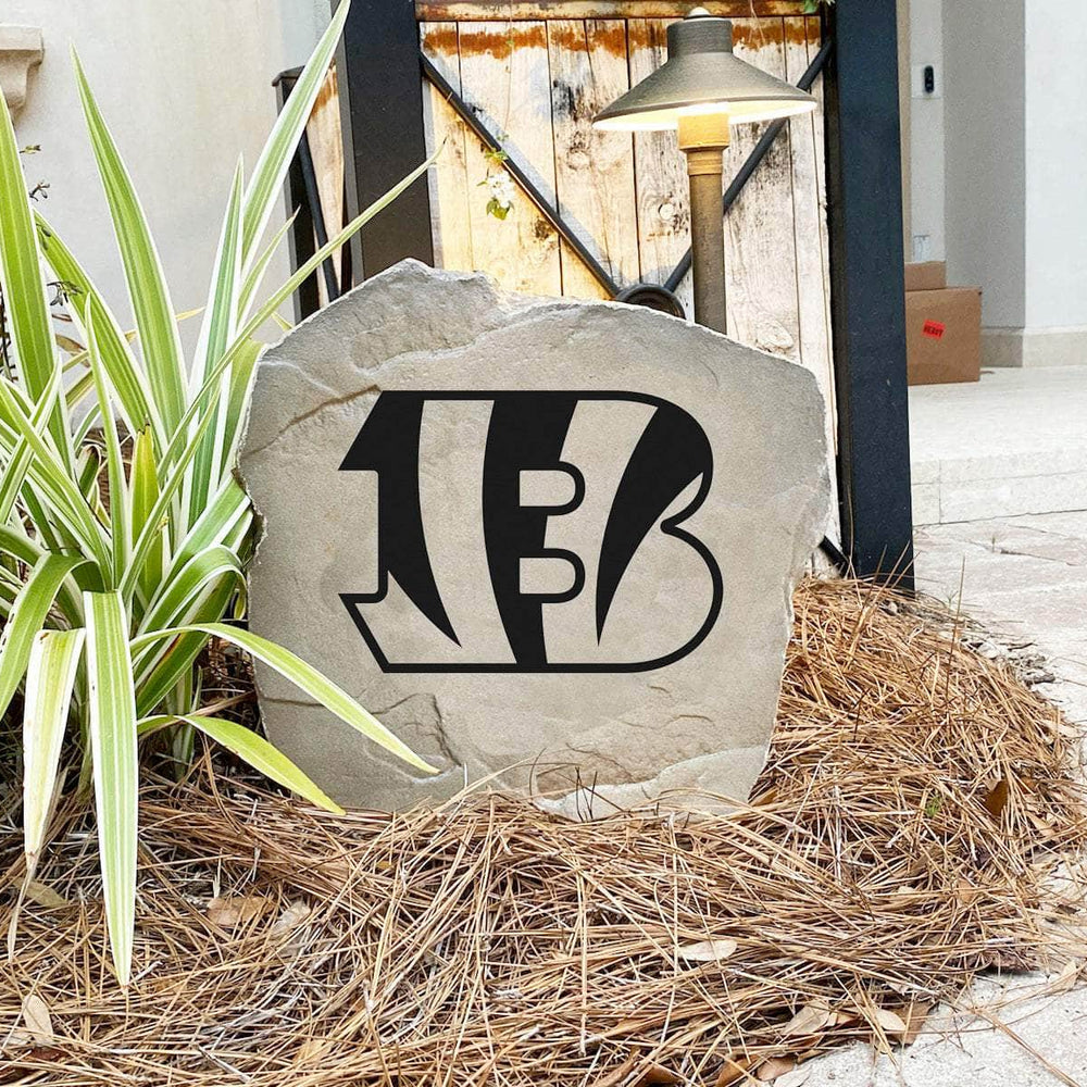 Made in the USA, this Cincinnati Bengals Logo Stone is precision engraved for lasting detail and outdoor durability. Available in Sandstone and Greystone finishes to match any landscape design.