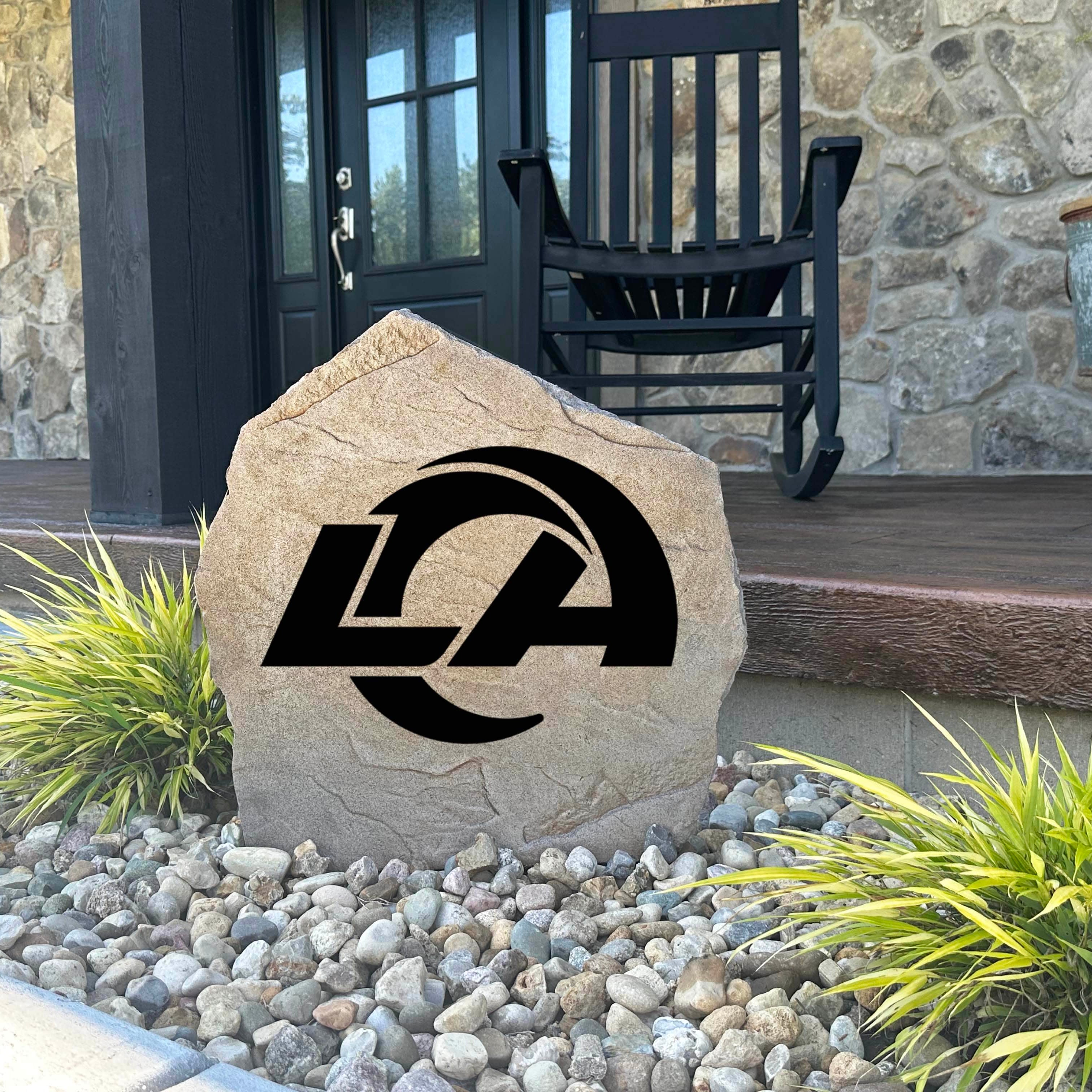 Decorative Los Angeles Rams Logo Stone with officially licensed team graphics carved directly into the stone surface. Perfect for gardens, patios, fan caves, and entryways, this outdoor décor celebrates Los Angeles Rams football tradition and team pride.