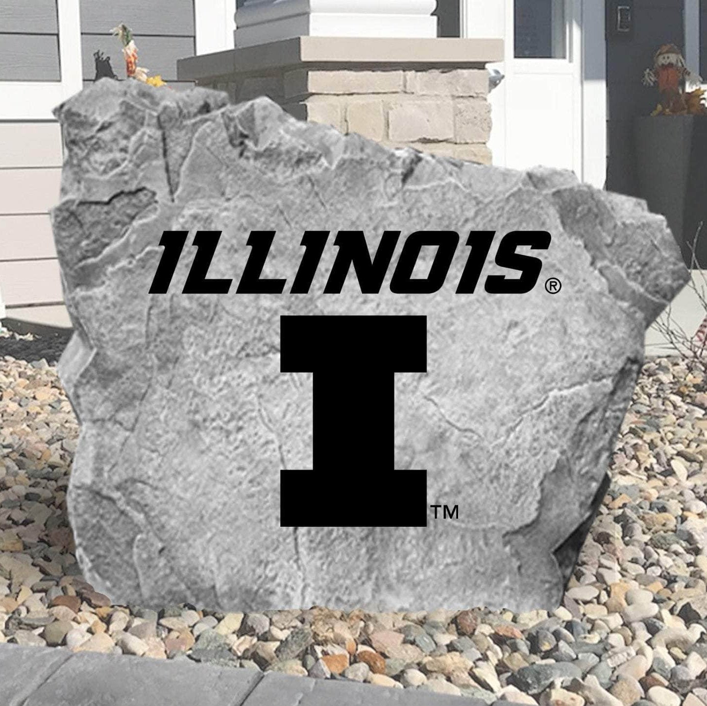 Illinois Fighting Illini logo garden plaque crafted from durable concrete to celebrate your favorite university with long-lasting outdoor style.