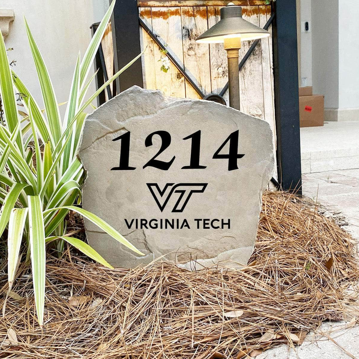 Handcrafted Virginia Tech Address Stone proudly made in the USA with deeply engraved house numbers and officially licensed collegiate artwork. Available in Sandstone and Greystone finishes for long-lasting outdoor beauty.