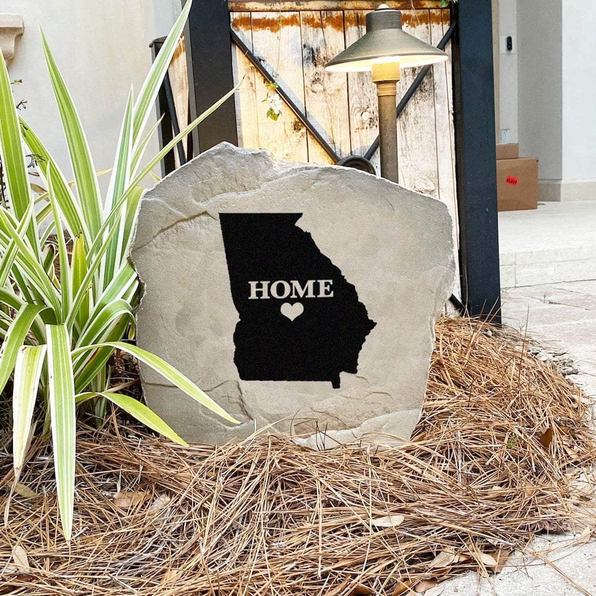Decorative home state landscape marker featuring personalized engraving, perfect for homeowners who want to honor their roots with timeless outdoor décor.